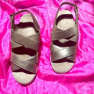 Easy Spirit gold sandals size 7.5